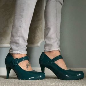 Gabriella Rocha turquoise heels